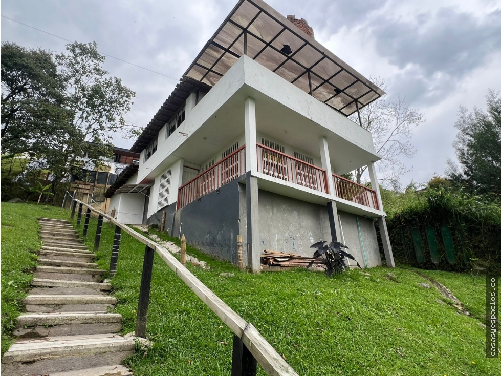 Dos casas en lote de 4.000 m² en Los Balsos, El Poblado — foto 3