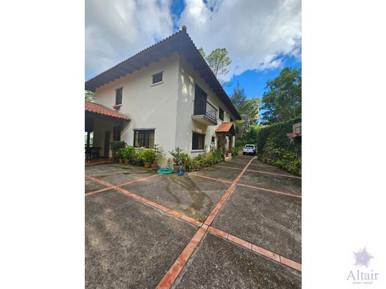 Se vende casa en Santa Lucía