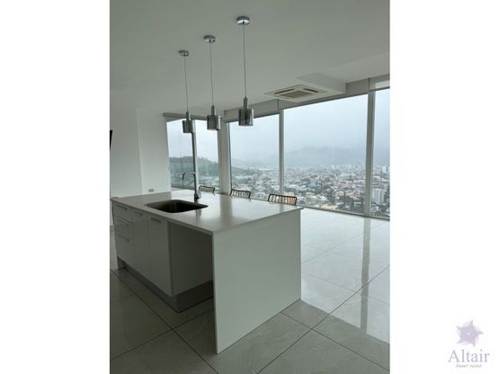 Se Alquila Apartamento de 3 habitaciones en Torre Onyx
