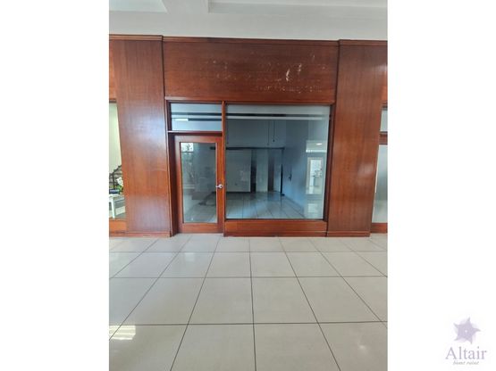 Se vende o se renta local comercial en Torre Lafise