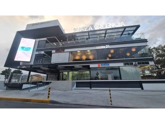 Se Renta o se Vende Local en Plaza Valencia