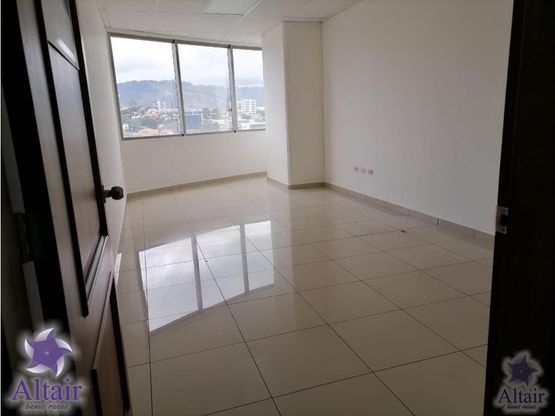 Se Renta Local de Oficina en Torre Metropolis