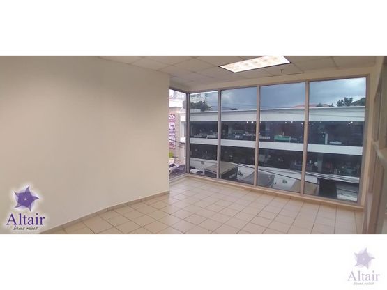 Se Rentan locales de oficina en Lomas del Guijarro.