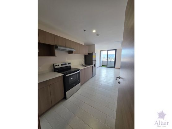 Se Alquila Apartamento Semi-amueblado en Cipreses San Ignacio