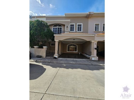 Se renta o se vende casa en La Colonia América