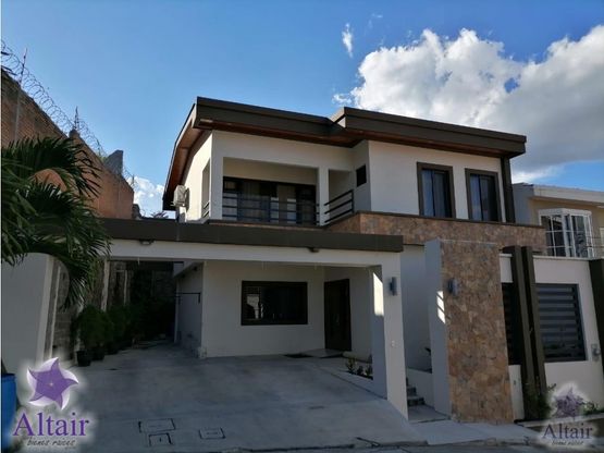 Se Vende Casa en Residencial Agua Dulce