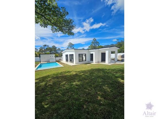 Se vende casa en Valle de Ángeles