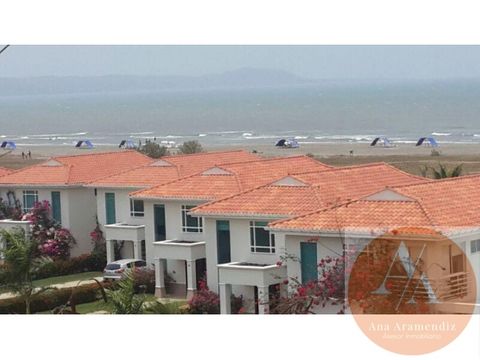 venta de casa con piscina y salida directa a la playa en cartagena