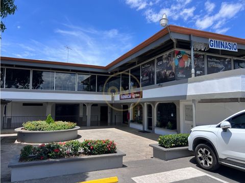 se vende centro comercial en turrucares