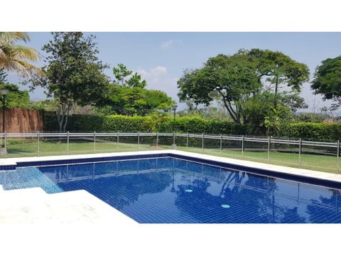 se vende casa amplia fresca y remodelada en altos de ciudad jardin