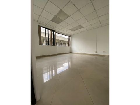 centro norte av colon rento amplia oficina comercial