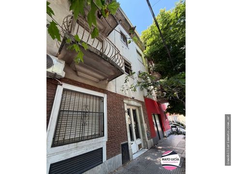 3 ambientes con balcon 2do por escalera muy luminoso