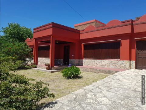 venta hermosa casa a una cuadra de la laguna de mar chiquita