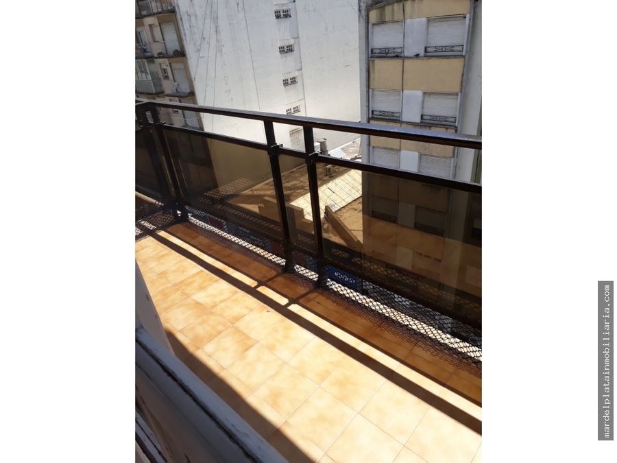2 ambientes a la calle con balcon 46 m2 z centro