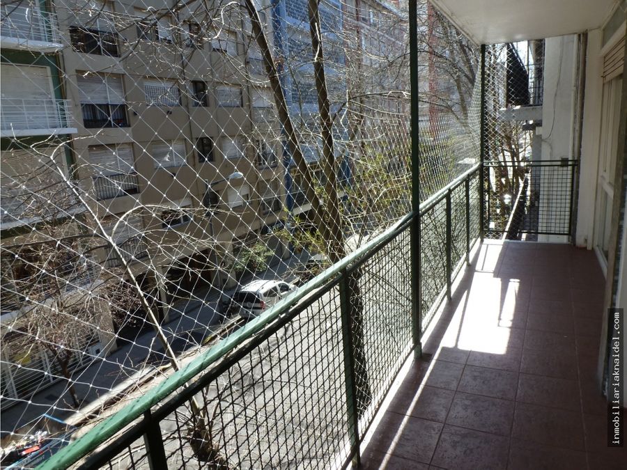 tres ambientes con dep externo con balcon corrido en vereda de sol