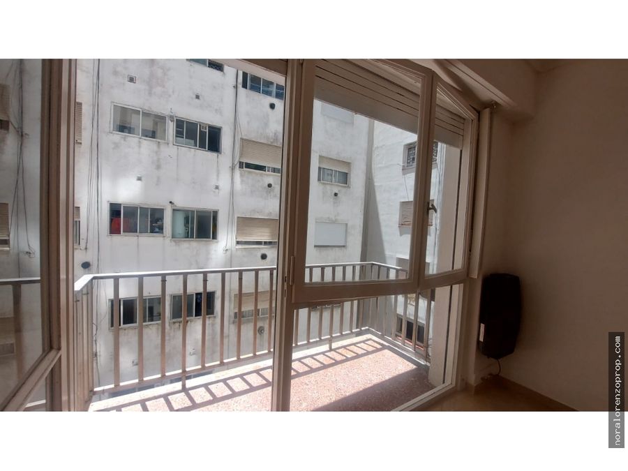 departamento 2 ambientes con balcon y dependencia av colon y guemes