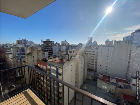 departamento de 3 amb con balcon a la calle