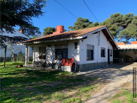 venta de chalet sobre lote de 630 m2 gas natural