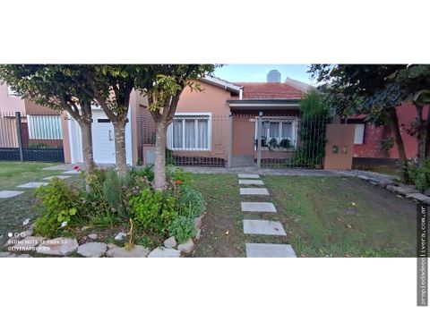 venta de chalet en barrio san carlos