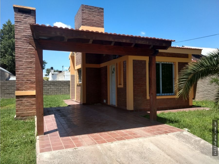 se alquila casa 3 dormitorios calle paraguay almafuerte