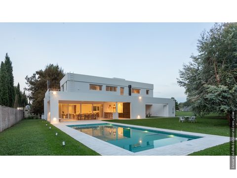 espectacular casa en el barrio lomas de san antonio