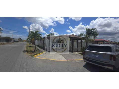 se vende casa en villa karola penonome