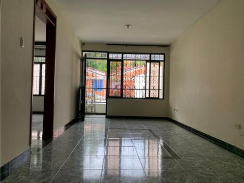 se vende casa de 3 niveles en dosquebradas