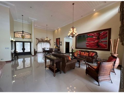 venta de casa exclusiva en alturas de cariari