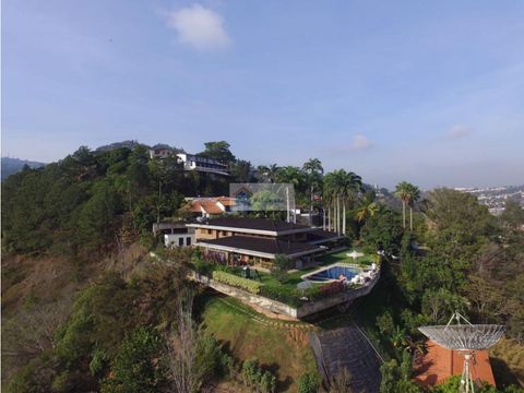 se vende casa 780m2 7h7b8p cerro verde 6472