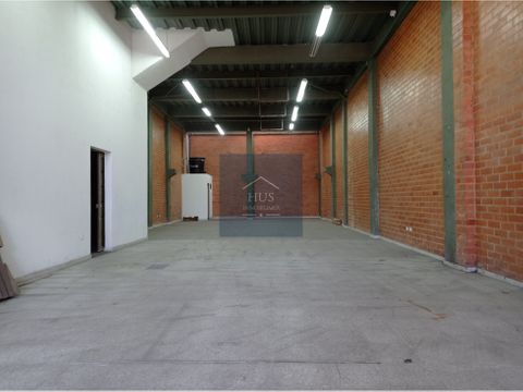 bodega de doble altura en arriendo