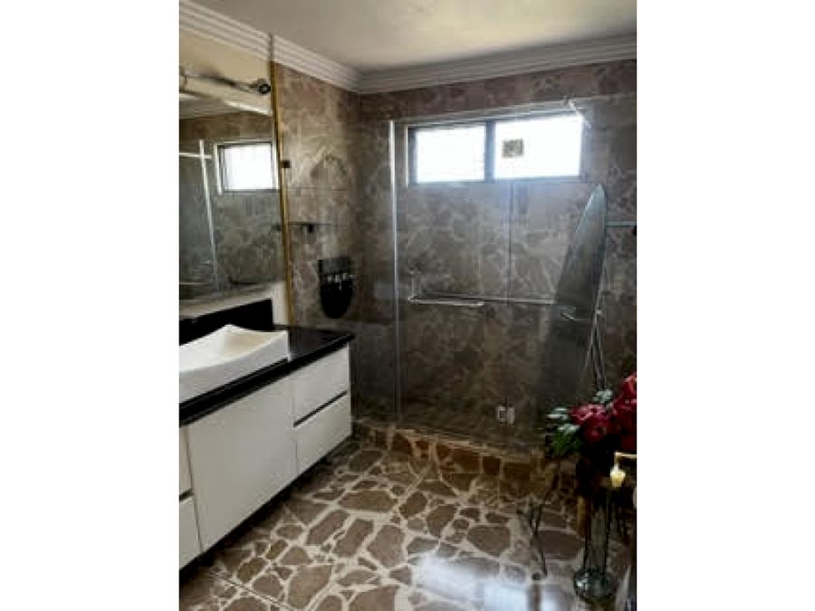 Alquiler de Amplia casa en Rohrmoser Cod RA 1124 — photo 17 of 21