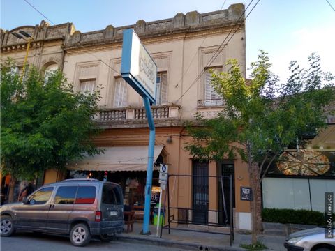 piso de 230m2 cubiertos pleno centro de tres arroyos