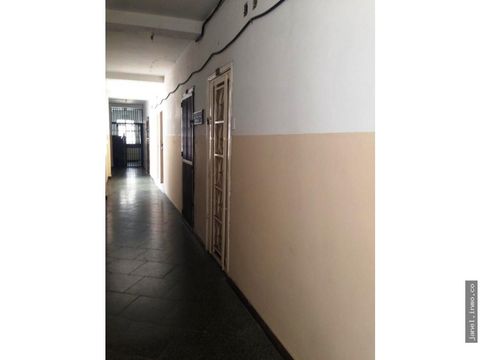 oficina de 20 m2 en la av universidad caracas