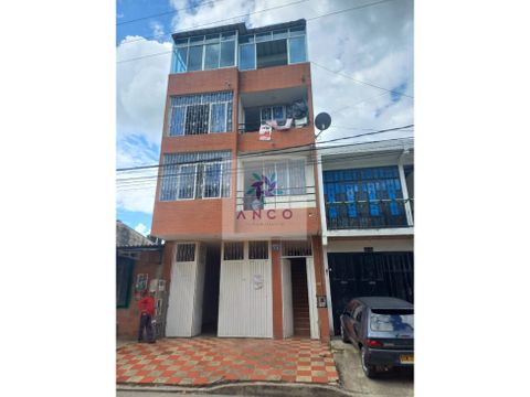 edificio en venta con bodega y 3 apartamentos