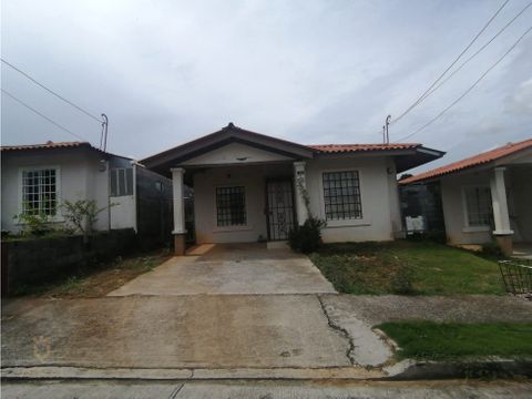 se vende casa de 200 mt2 en montelimar la chorrera