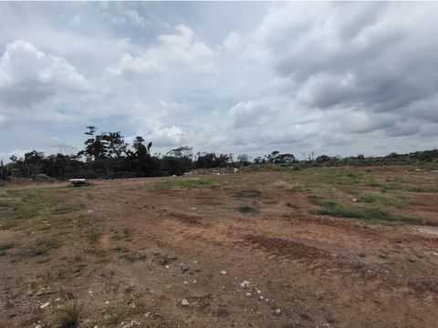 se vende finca de 10 has comercial en autopista la chorrera dr