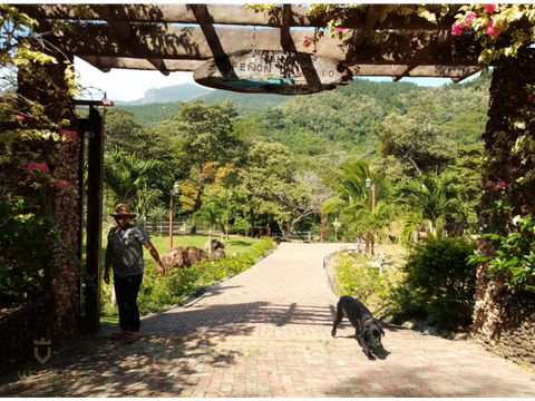 se vende casa campestre en sajalices con terreno de 4200mt2