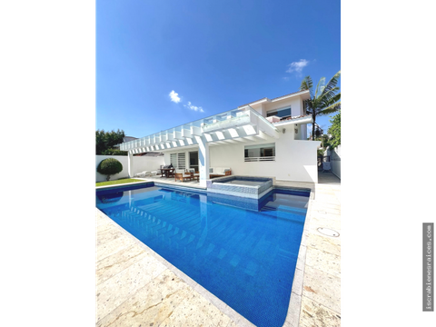 bonita casa con gran jardin