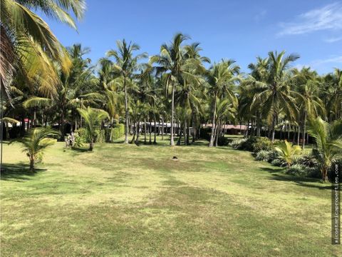 se vende casa frente a la playa en puntarenas