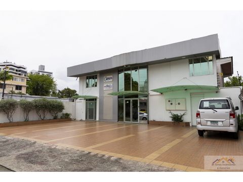 ganga vendo edificio de 2 niveles de uso comercial en el carmen