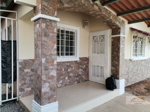 alquilo casa esquina en vacamonte la reina