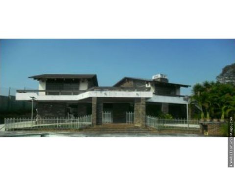 casa con linda vista al lago en mayan golf