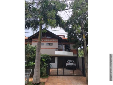 en venta casa pareada de 3 niveles en barrio san cristobal