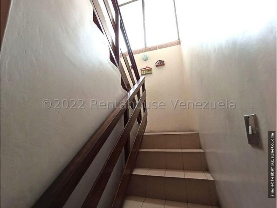 casa en venta al oeste de barquisimeto 22 25920 mn 04245543093