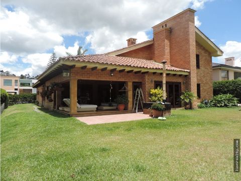 hermosa casa con lote amplio en llanogrande para al venta y arriendo