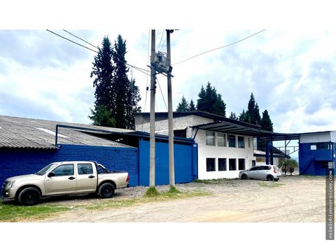 venta de nave industrial comercial o logitica en cuenca 2510m2