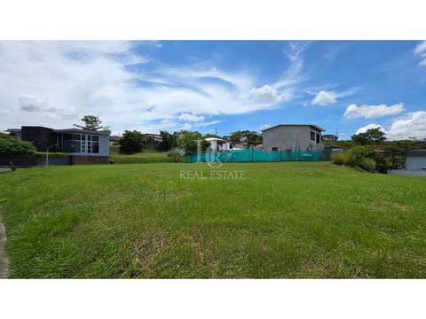 lote esquinero de 500 m2 en venta en condominio montezuma