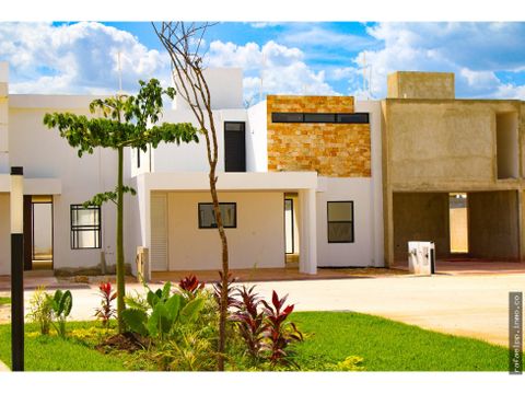 se vende casa nueva en privada botanico residencial konkal