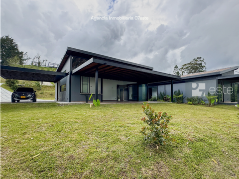 casa nueva de 397 m2 en un solo nivel montesereno el retiro