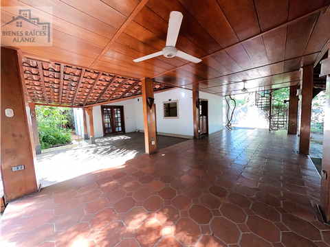 se vende hermosa casa de dos planta en carretera a masaya